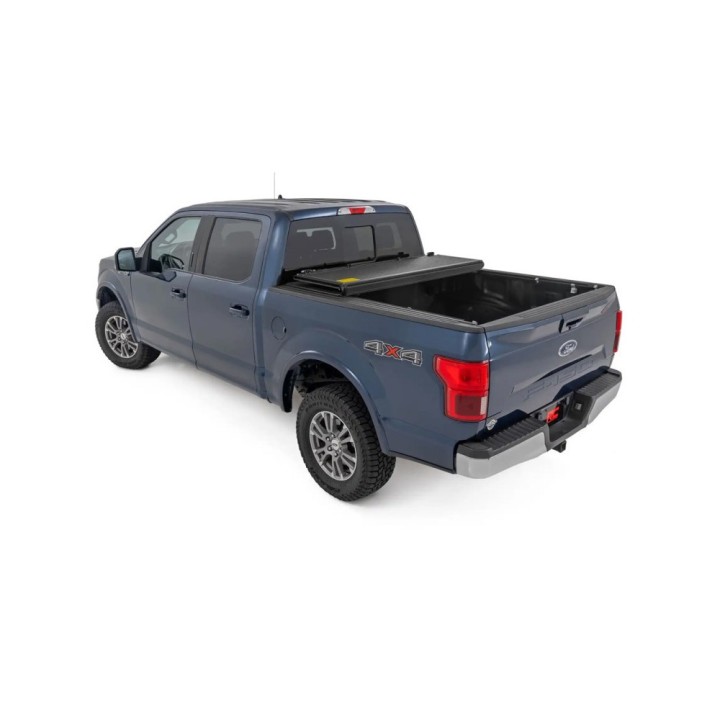 Twarda pokrywa paki tri-fold niski profil Rough Country 5'7" - ujęcie 5