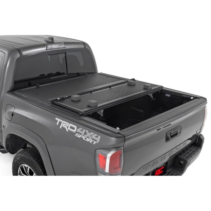 Twarda pokrywa paki tri-fold niski profil Rough Country 6' - ujęcie 2