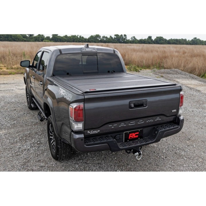 Twarda pokrywa paki tri-fold niski profil Rough Country 6' - ujęcie 6