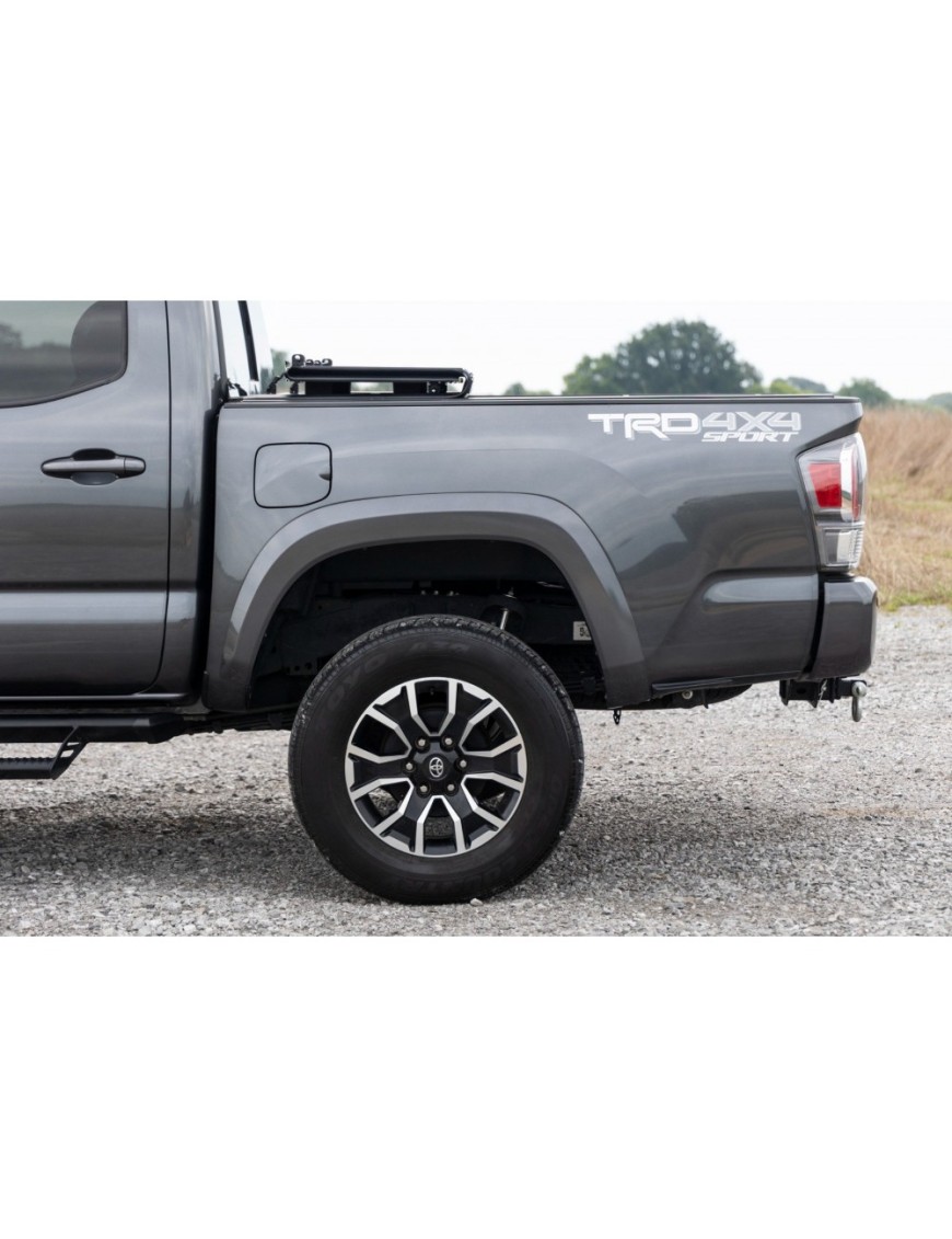 Twarda pokrywa paki tri-fold niski profil Rough Country 6'