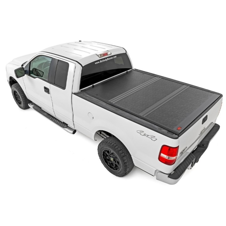 Twarda pokrywa paki tri-fold niski profil Rough Country 6'7" - ujęcie 3