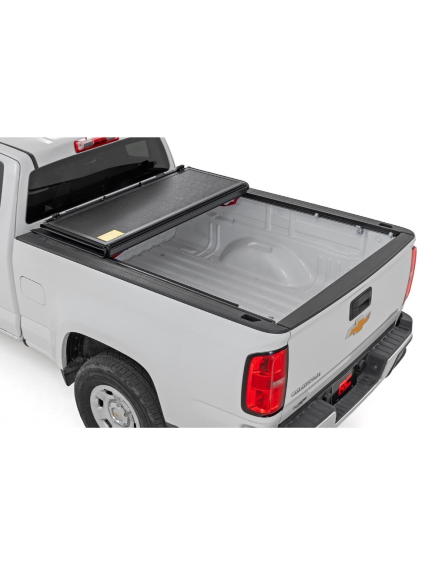 Twarda pokrywa paki tri-fold niski profil Rough Country 6'