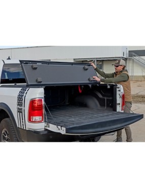 Twarda pokrywa paki tri-fold niski profil Rough Country 5'7"