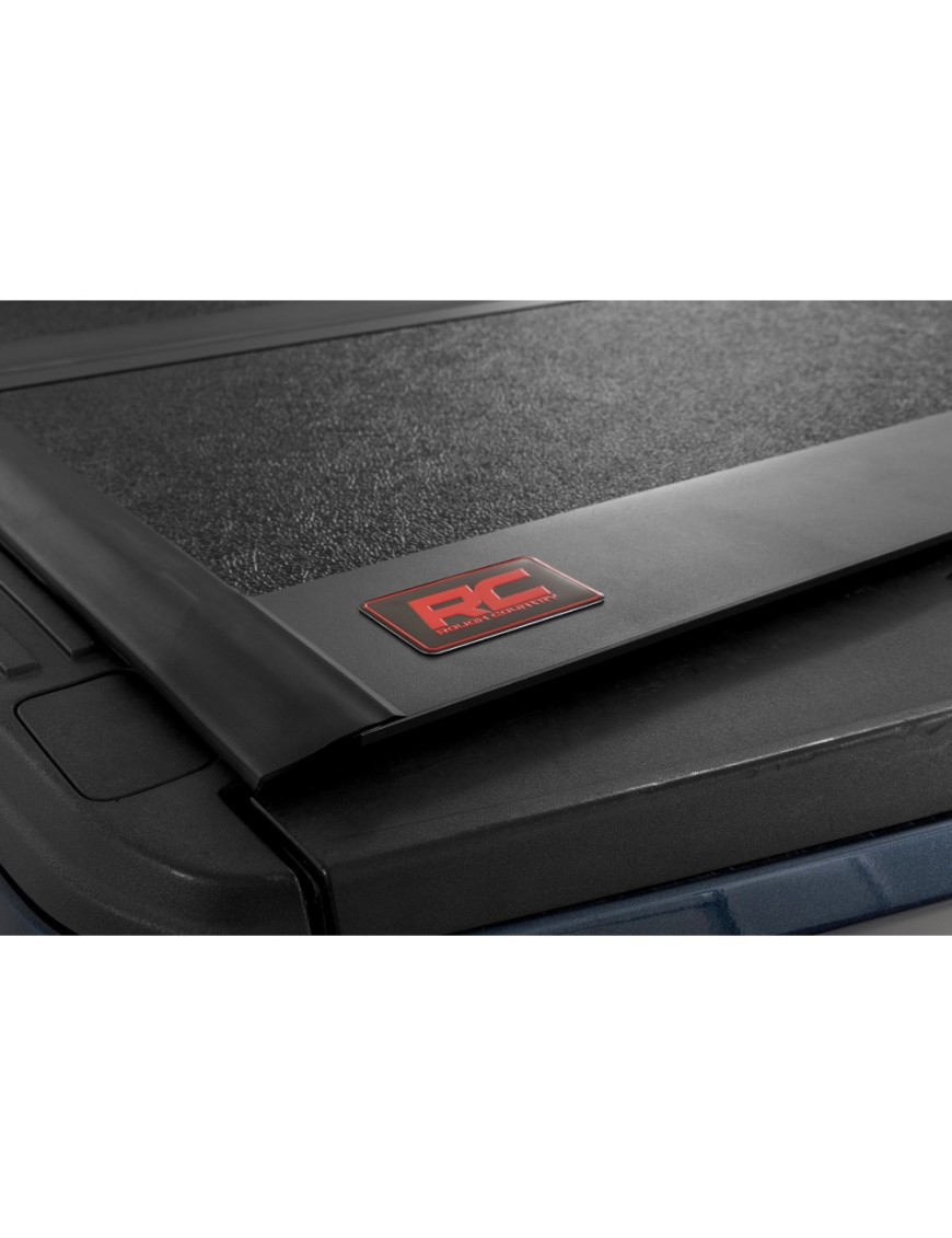 Twarda pokrywa paki tri-fold niski profil Rough Country 5'