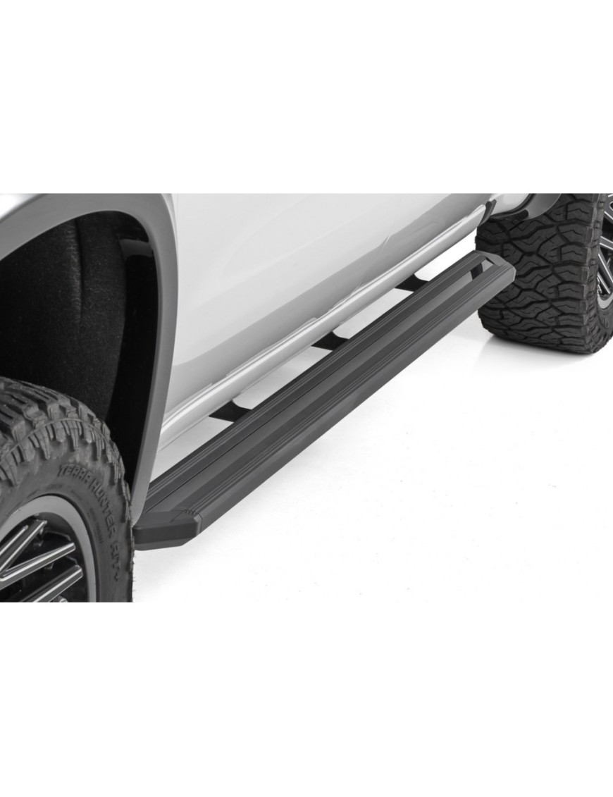 Progi, stopnie boczne Rough Country Multi-Color LED CrewMax