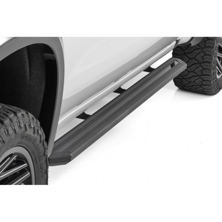 Progi, stopnie boczne Rough Country Multi-Color LED CrewMax - ujęcie 5