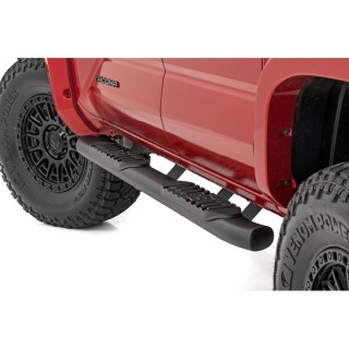 Progi, stopnie boczne czarne Rough Country Oval Nerf Steps