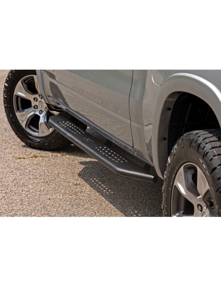 Progi, stopnie boczne Rough Country OV2 Crew Cab