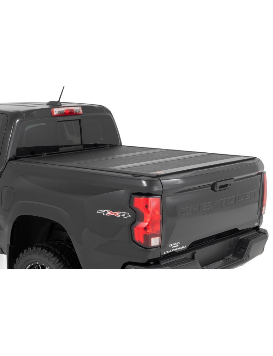 Twarda pokrywa paki tri-fold niski profil Rough Country 5'