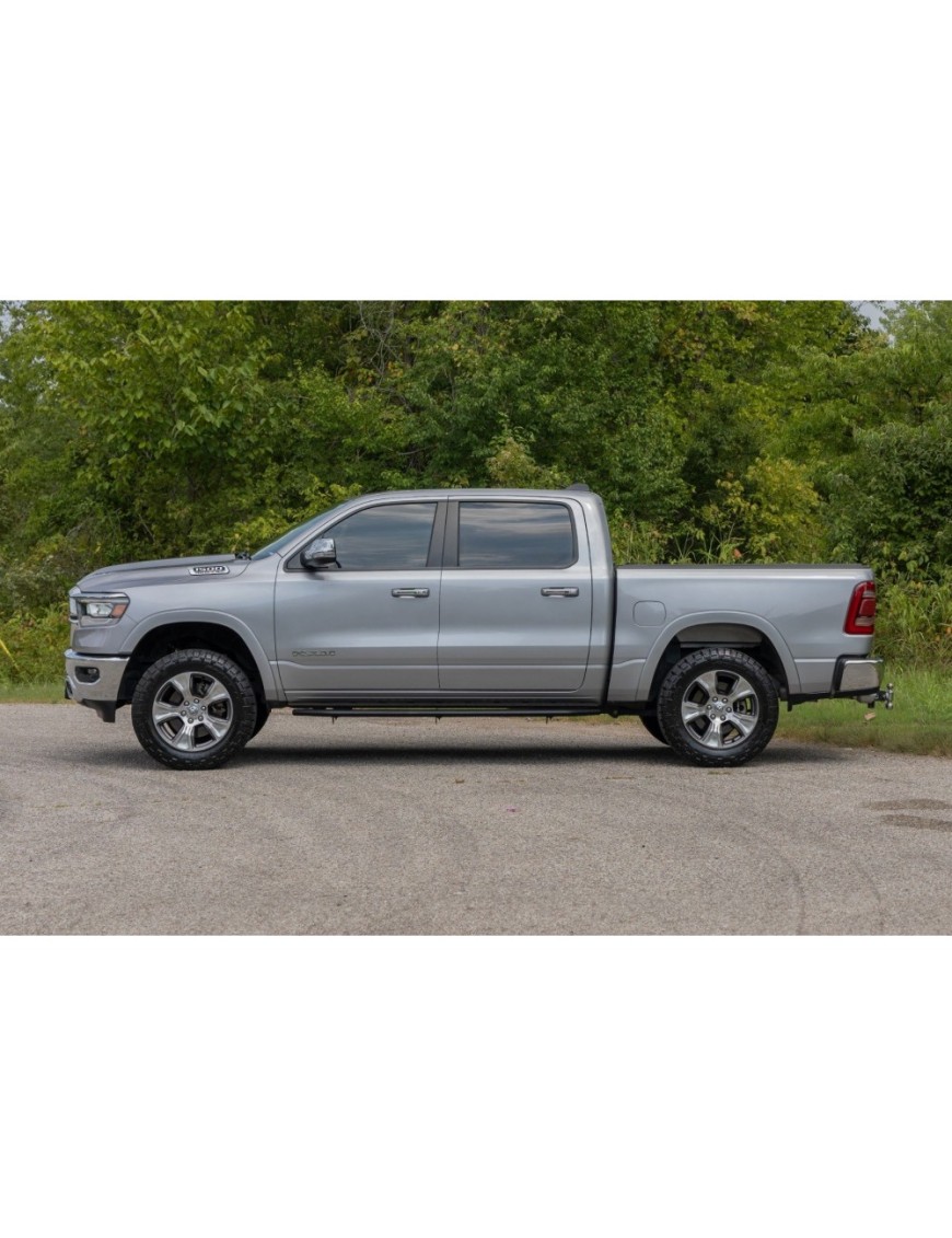 Progi, stopnie boczne Rough Country OV2 Crew Cab