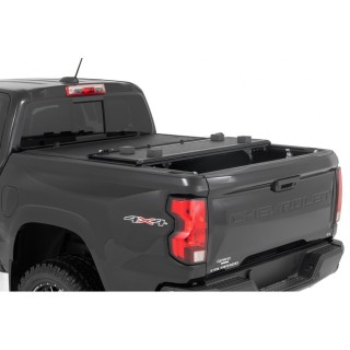 Twarda pokrywa paki tri-fold niski profil Rough Country 5' - ujęcie 2