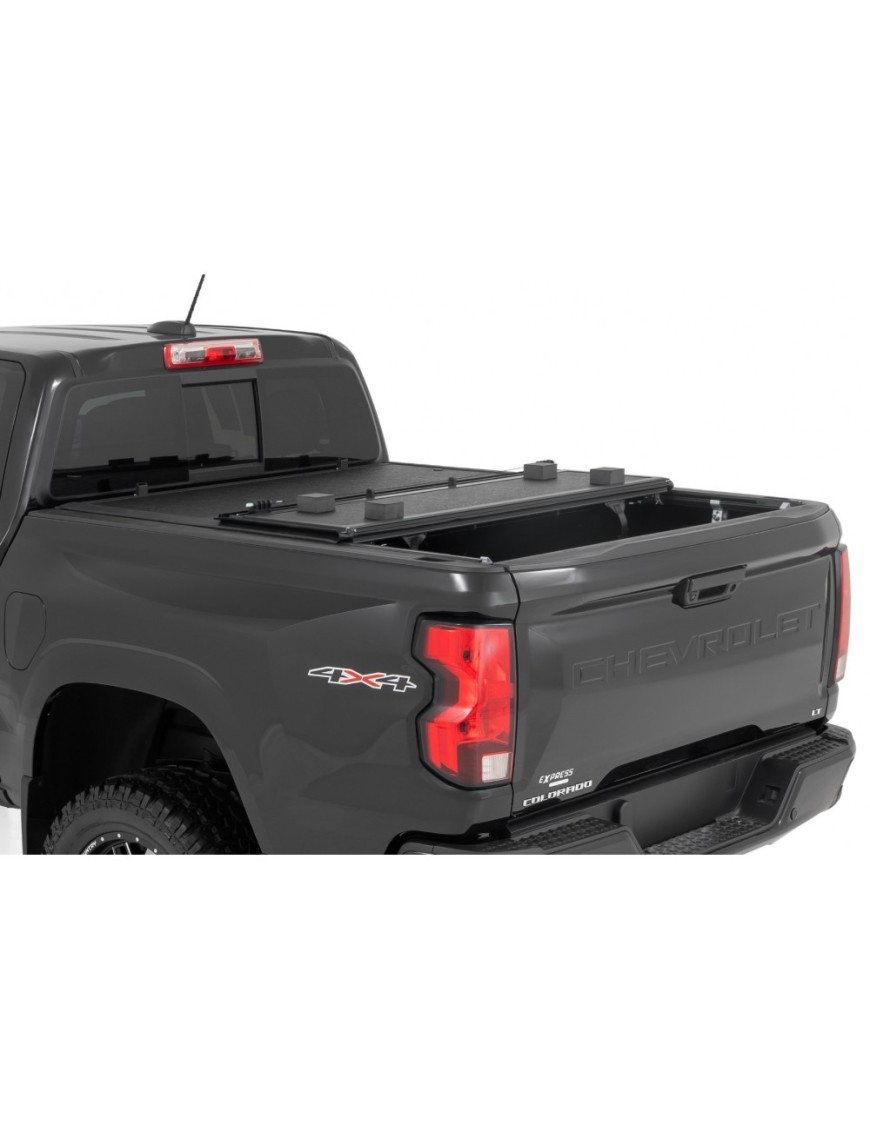 Twarda pokrywa paki tri-fold niski profil Rough Country 5'