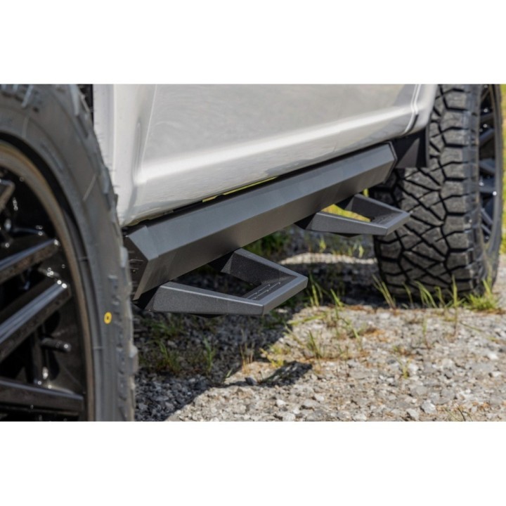 Progi, stopnie boczne regulowane aluminiowe Rough Country SRL2 Double Cab - ujęcie 5