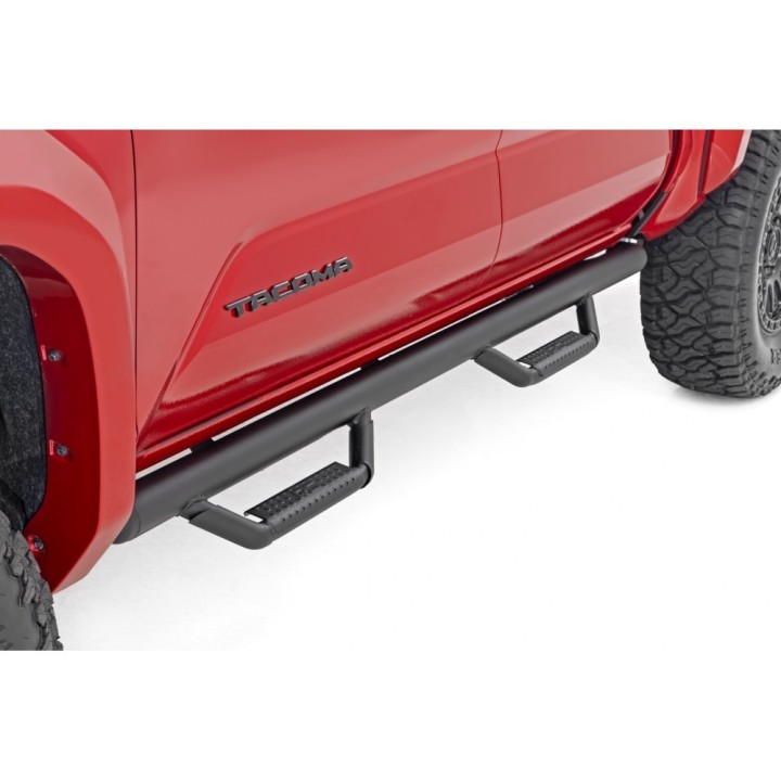 Progi, stopnie boczne czarne Rough Country Nerf Steps Double Cab - ujęcie 3