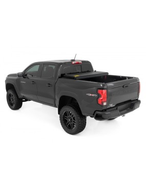 Twarda pokrywa paki tri-fold niski profil Rough Country 5'