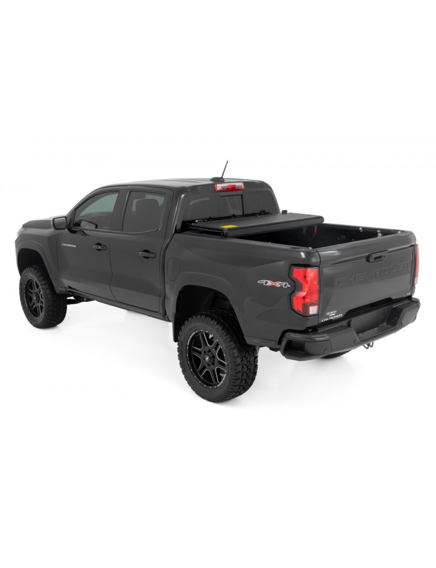 Twarda pokrywa paki tri-fold niski profil Rough Country 5'