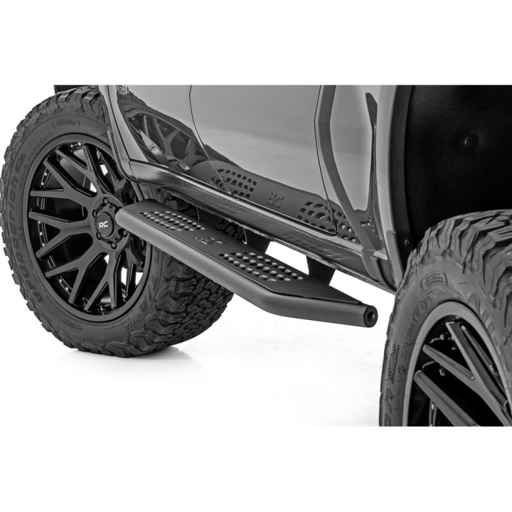 Progi, stopnie boczne Rough Country OV2 Crew Cab