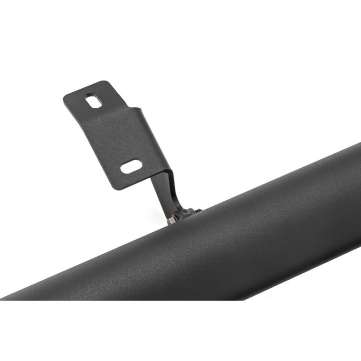 Progi, stopnie boczne czarne Rough Country Nerf Steps Double Cab - ujęcie 6
