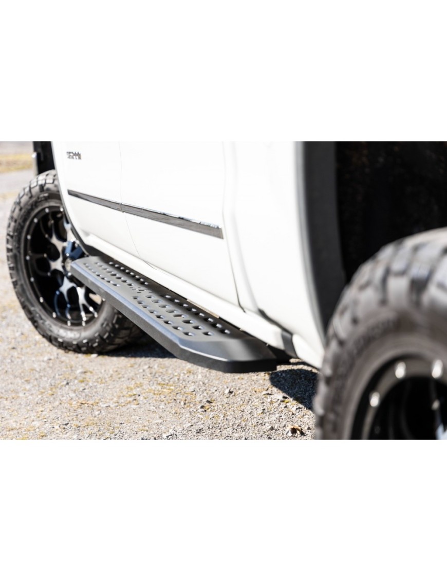 Progi, stopnie Rough Country RPT2 Crew Cab