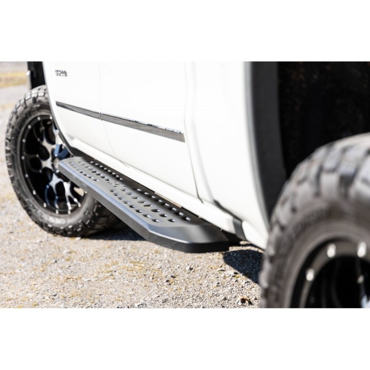 Progi, stopnie Rough Country RPT2 Crew Cab - ujęcie 5