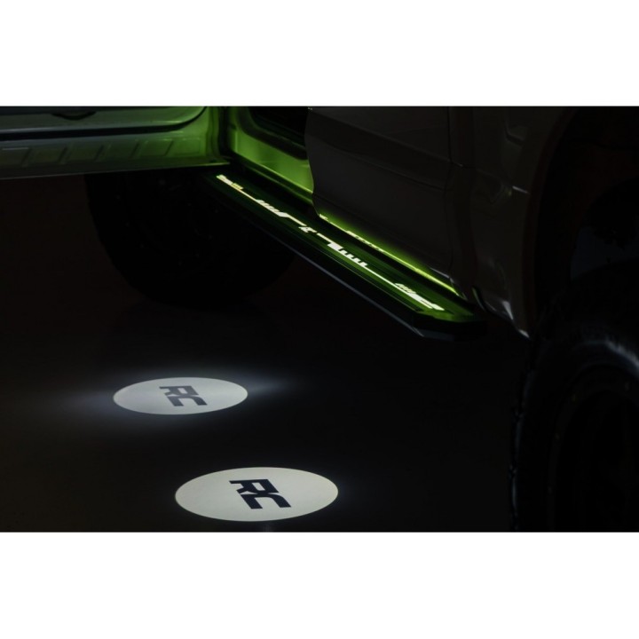 Progi, stopnie boczne Rough Country Multi-Color LED CrewMax - ujęcie 4