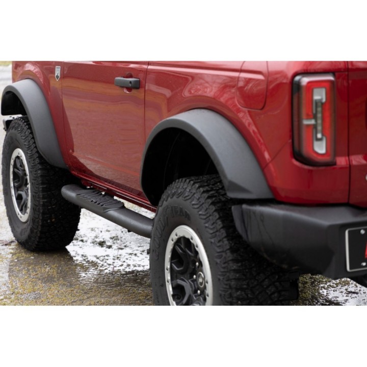 Progi, stopnie boczne czarne Rough Country Oval Nerf Steps - ujęcie 5