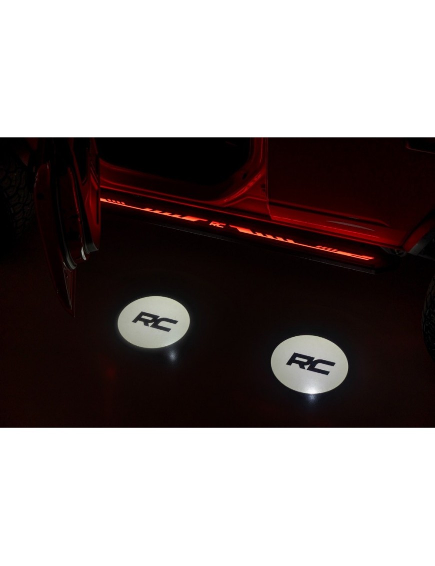 Progi, stopnie boczne Rough Country Multi-Color LED CrewMax