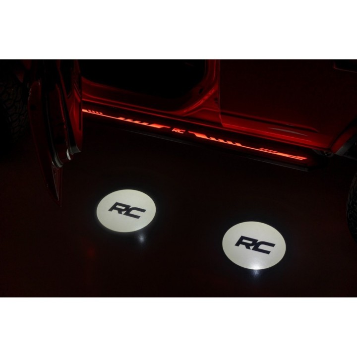 Progi, stopnie boczne Rough Country Multi-Color LED CrewMax - ujęcie 6