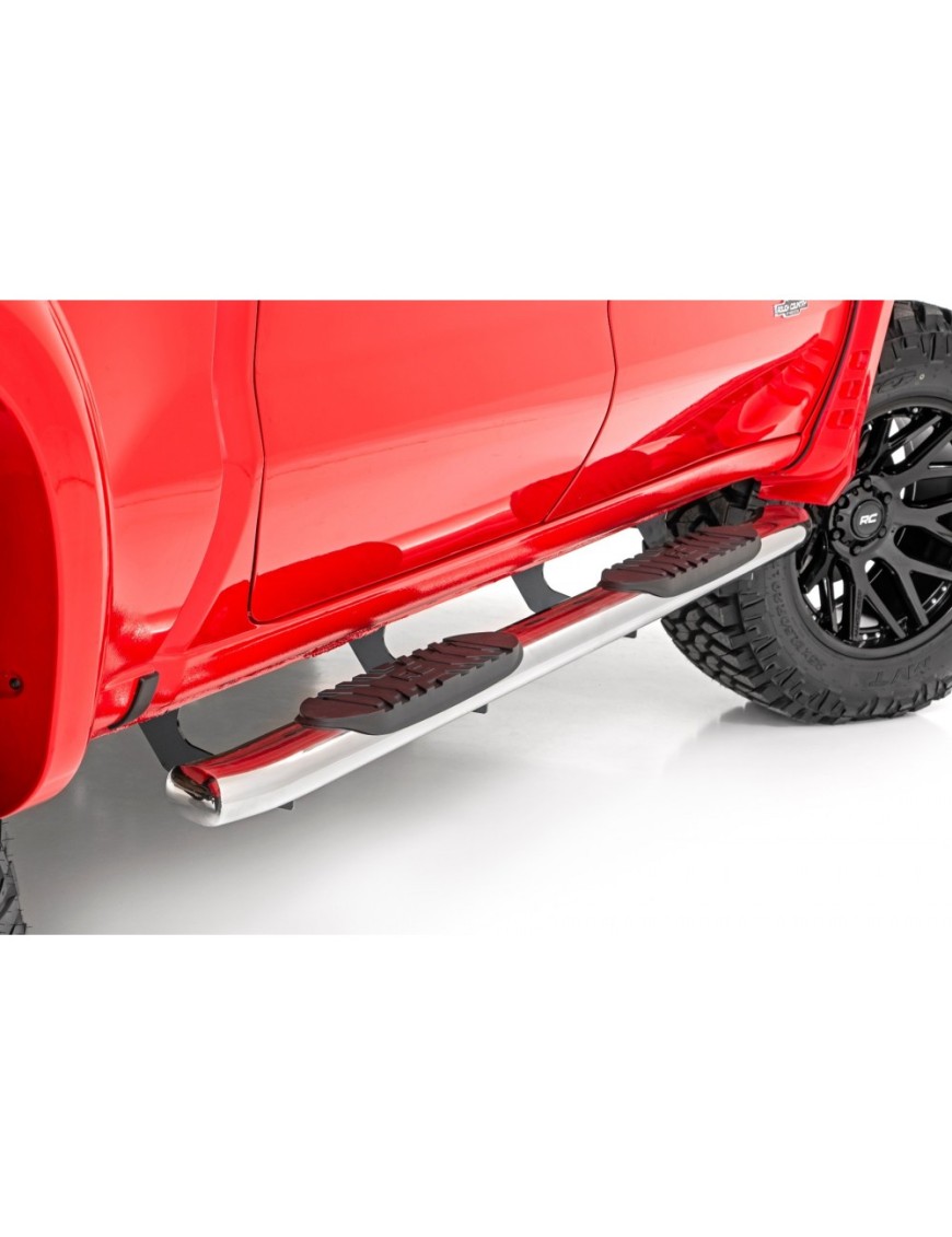 Progi, stopnie boczne srebrne Rough Country Oval Nerf Steps Crew Cab