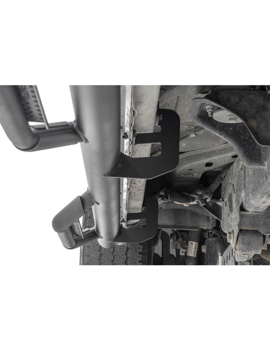 Progi, stopnie boczne czarne Rough Country Nerf Steps
