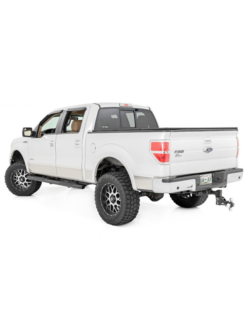 Progi, stopnie boczne czarne Rough Country Oval Nerf Steps Crew Cab