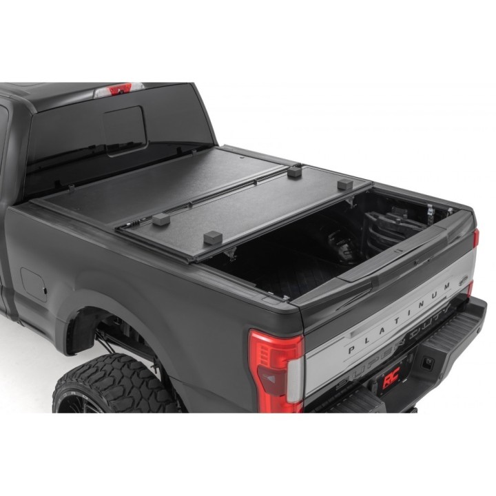 Twarda pokrywa paki tri-fold niski profil Rough Country 6'10" - ujęcie 2