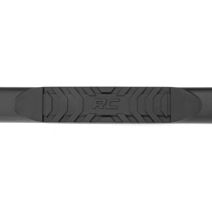 Progi, stopnie boczne czarne Rough Country Oval Nerf Steps Crew Cab - ujęcie 4