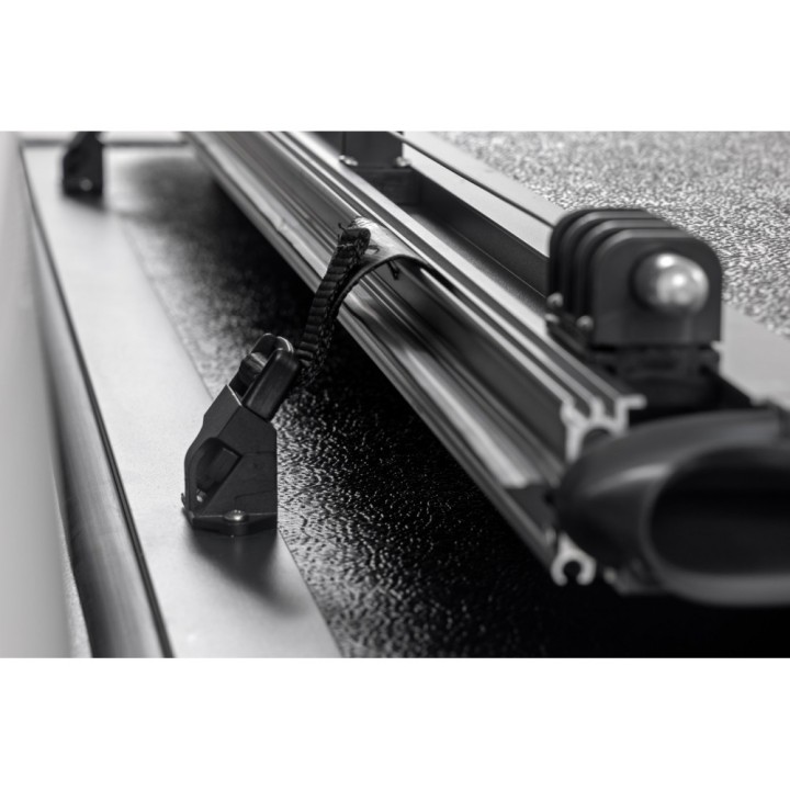 Twarda pokrywa paki tri-fold niski profil Rough Country 5' - ujęcie 6