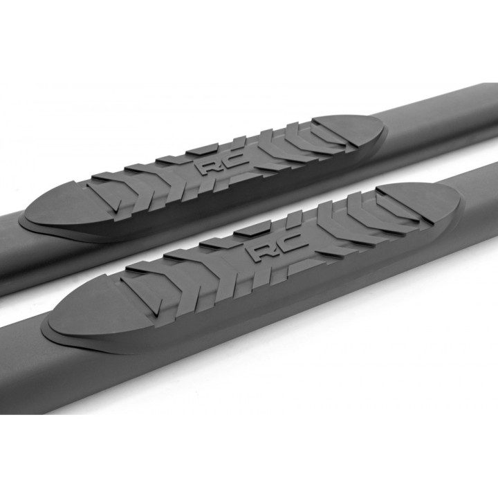 Progi, stopnie boczne czarne Rough Country Oval Nerf Steps Crew Cab - ujęcie 5