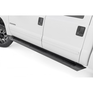 Progi, stopnie boczne aluminiowe Rough Country HD2 Crew Cab - ujęcie 2