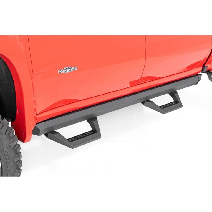 Progi, stopnie boczne regulowane aluminiowe Rough Country SRX2 Crew Cab - ujęcie 4