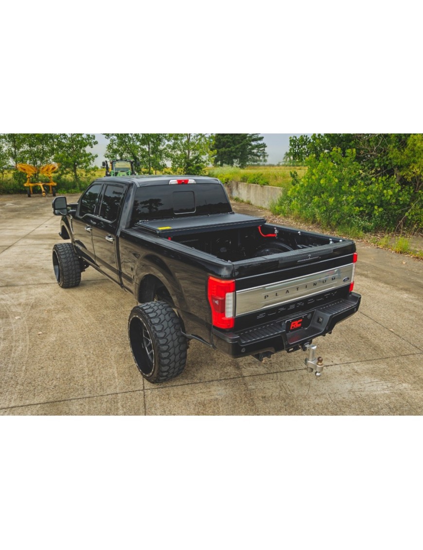 Twarda pokrywa paki tri-fold niski profil Rough Country 6'10"