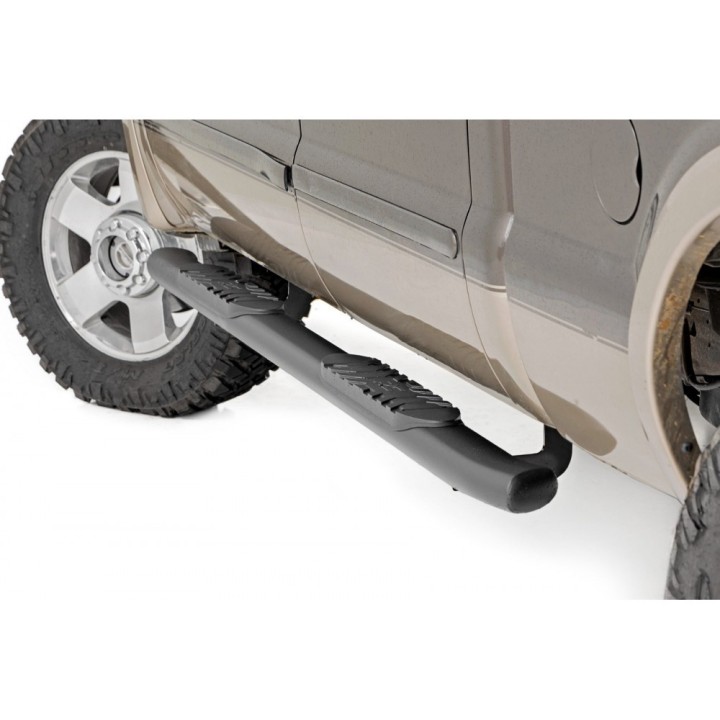 Progi, stopnie boczne czarne Rough Country Oval Nerf Steps Crew Cab