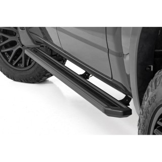 Progi, stopnie boczne Rough Country Multi-Color LED Crew Cab