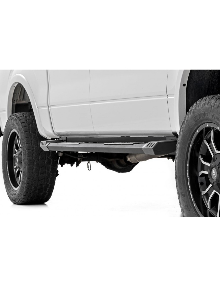 Progi, stopnie boczne aluminiowe Rough Country HD2 SuperCrew Cab