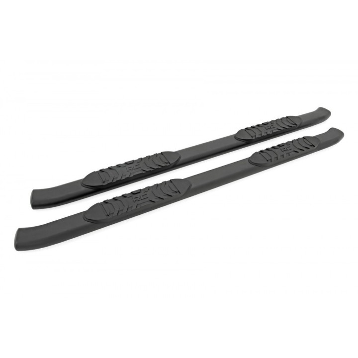Progi, stopnie boczne czarne Rough Country Oval Nerf Steps Crew Cab - ujęcie 2