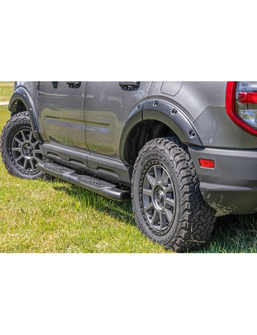 Progi, stopnie boczne czarne Rough Country Oval Nerf Steps