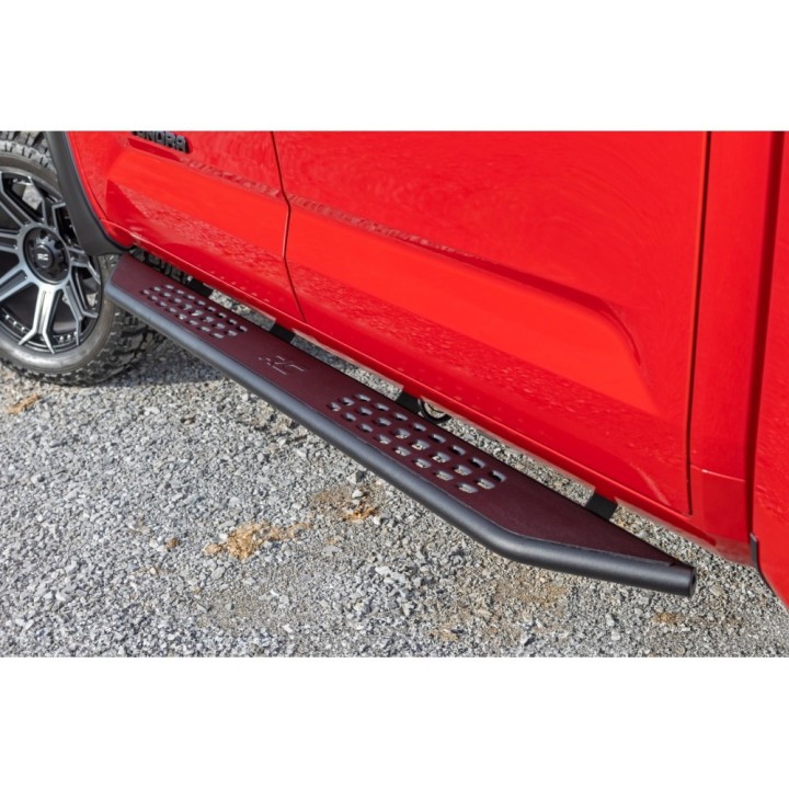 Progi, stopnie boczne Rough Country OV2 Crew Cab - ujęcie 5