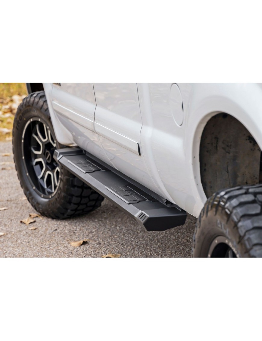 Progi, stopnie boczne aluminiowe Rough Country HD2 Crew Cab