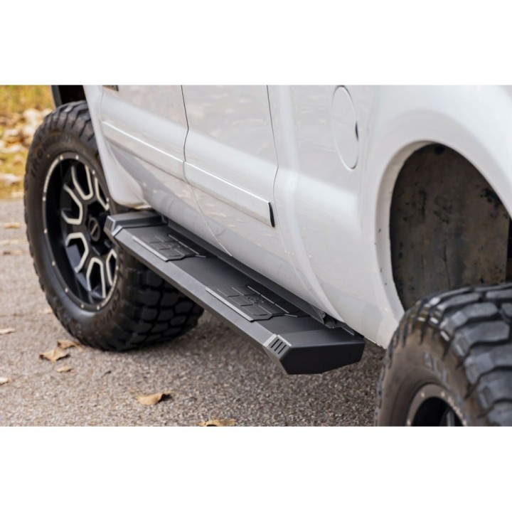 Progi, stopnie boczne aluminiowe Rough Country HD2 Crew Cab - ujęcie 6