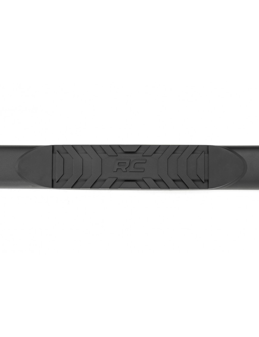 Progi, stopnie boczne czarne Rough Country Oval Nerf Steps Crew Cab