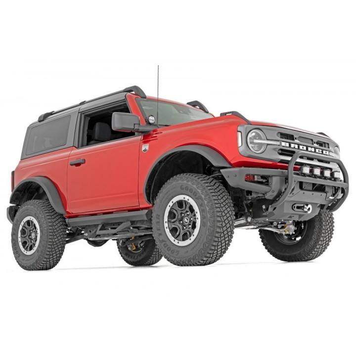 Progi, stopnie boczne regulowane aluminiowe Rough Country SRX2 - ujęcie 2