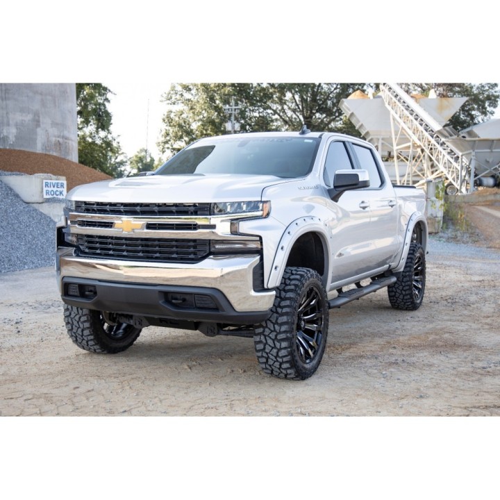 Progi, stopnie boczne czarne Rough Country Oval Nerf Steps Crew Cab - ujęcie 2