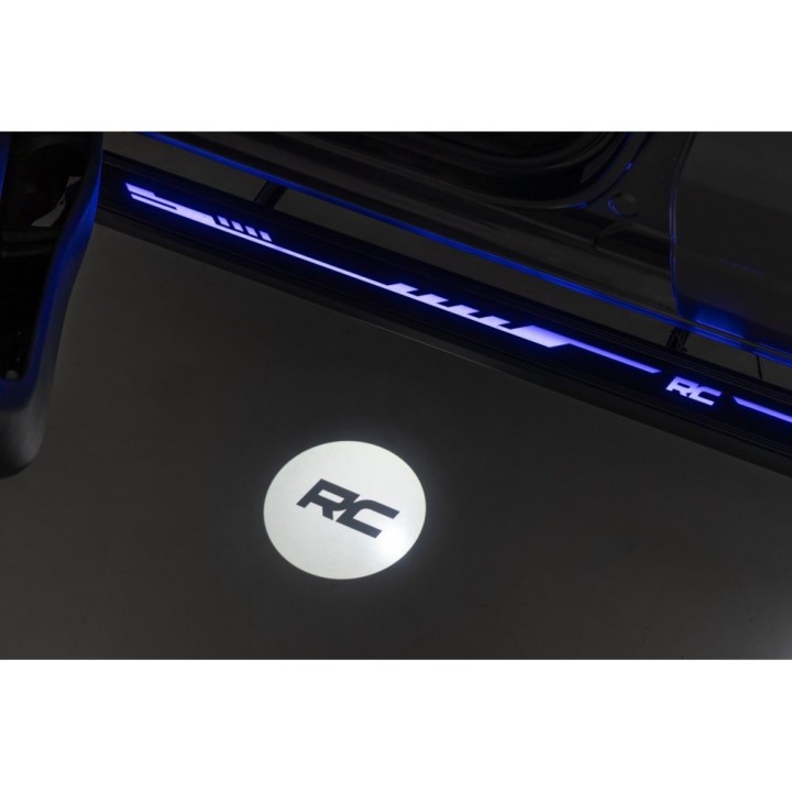 Progi, stopnie boczne Rough Country Multi-Color LED Crew Cab - ujęcie 6